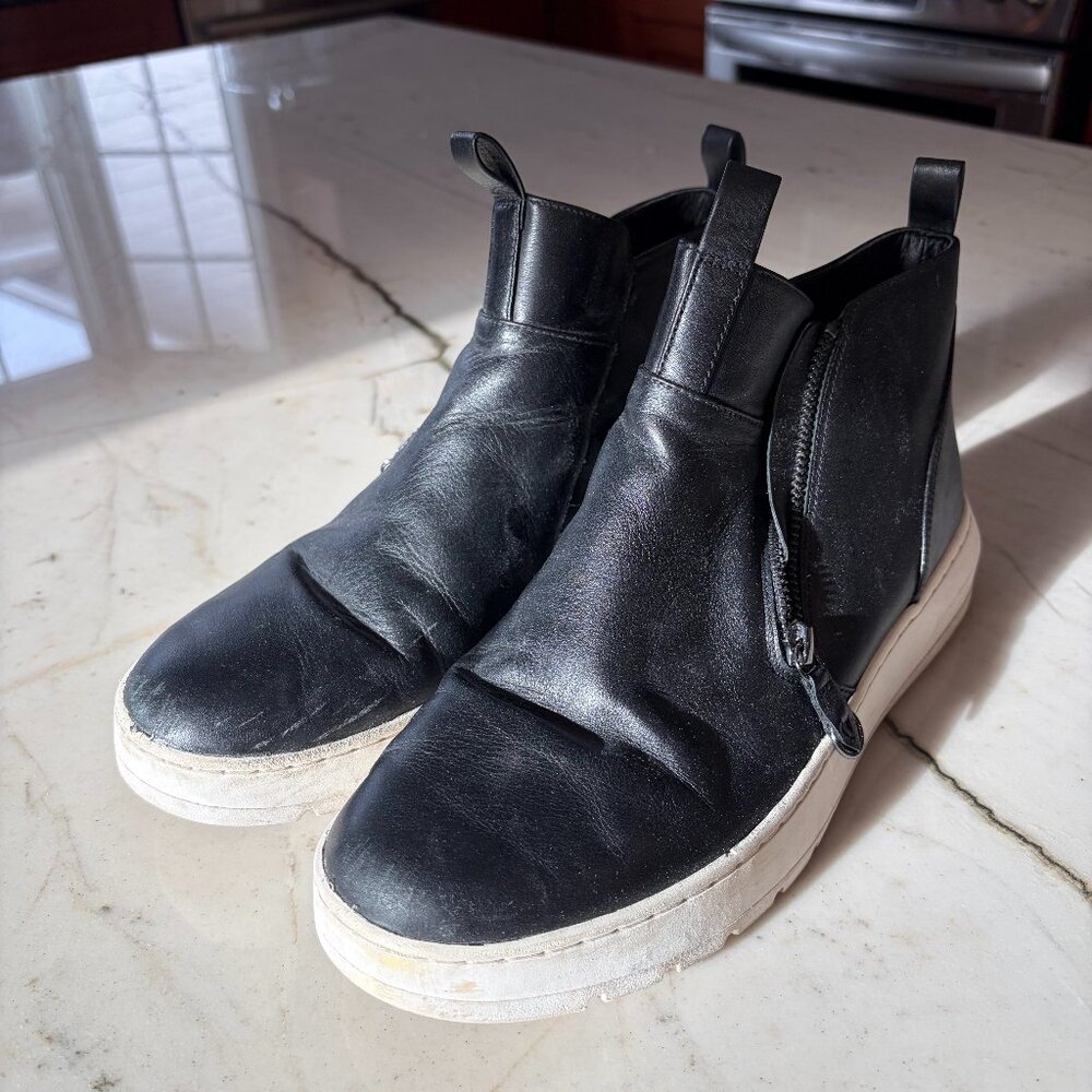 Vionic Women's Size 9 VGC Brinkley Black Leather Side Zip Ankle Booties Shoes